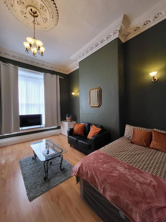 Large Digbeth Double Room Shared Bathroom Birmingam Exterior foto